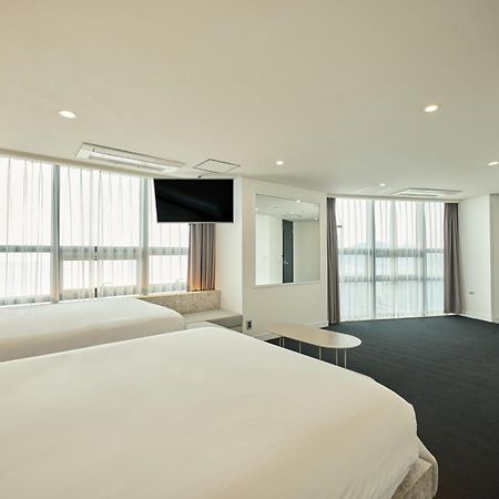 Uh Suite The Haeundae Пусан Экстерьер фото