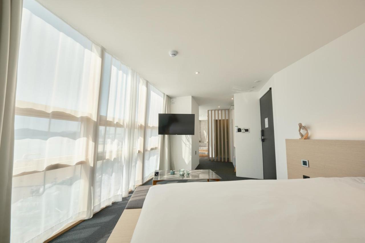 Uh Suite The Haeundae Пусан Экстерьер фото