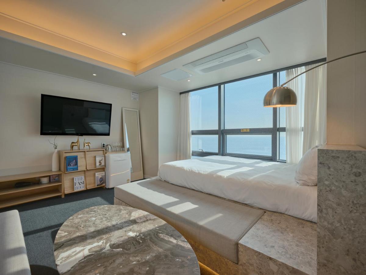 Uh Suite The Haeundae Пусан Экстерьер фото