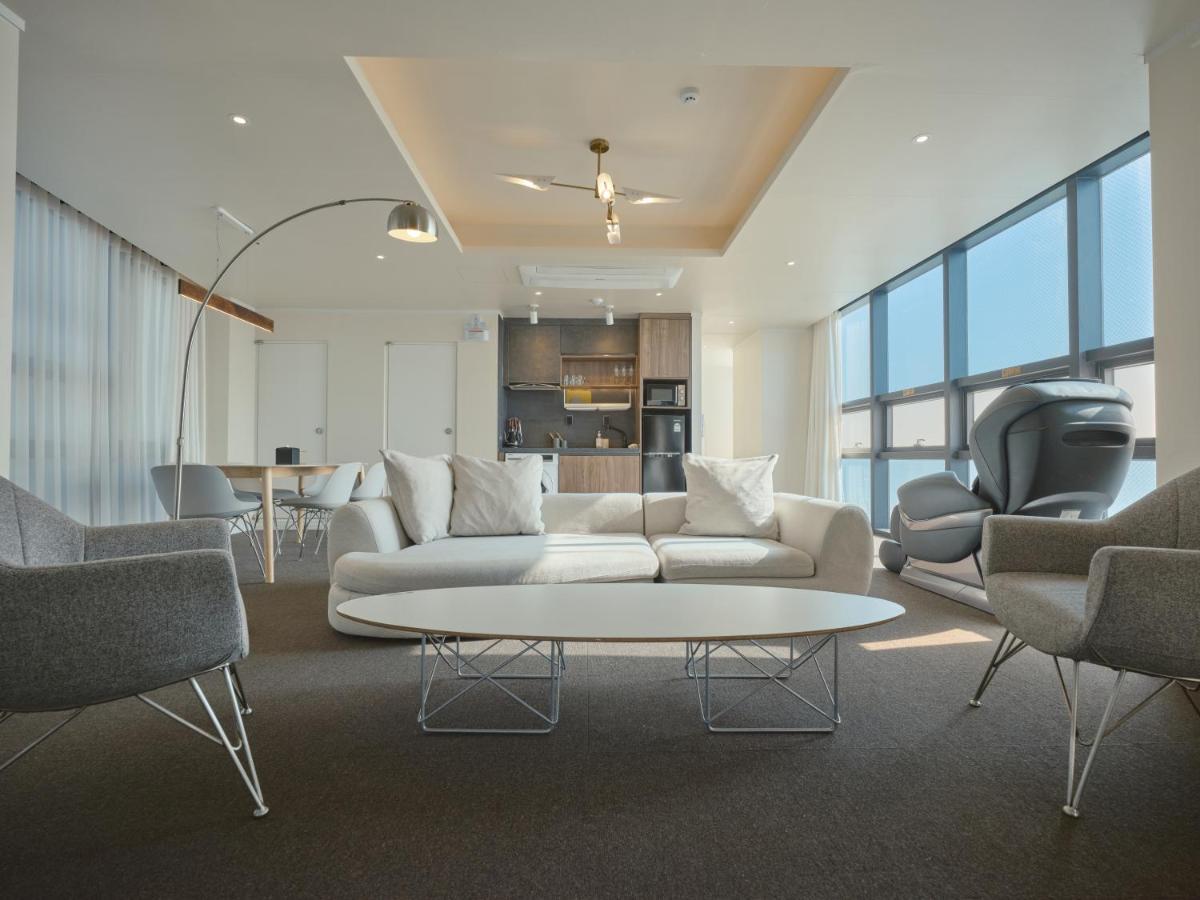 Uh Suite The Haeundae Пусан Экстерьер фото