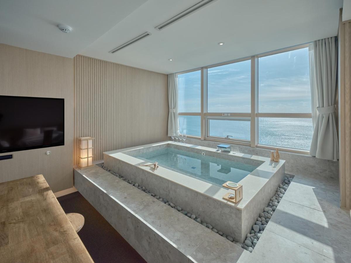 Uh Suite The Haeundae Пусан Экстерьер фото