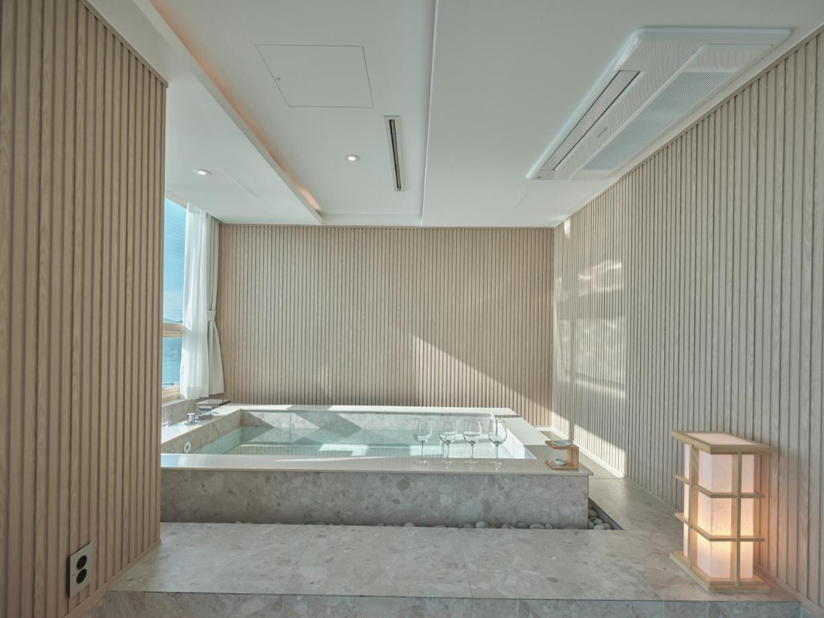 Uh Suite The Haeundae Пусан Экстерьер фото
