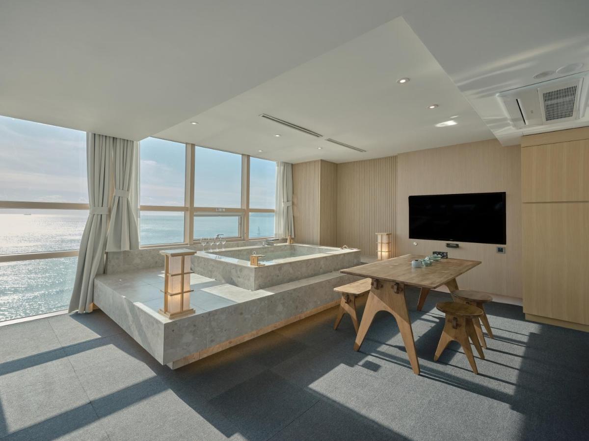 Uh Suite The Haeundae Пусан Экстерьер фото