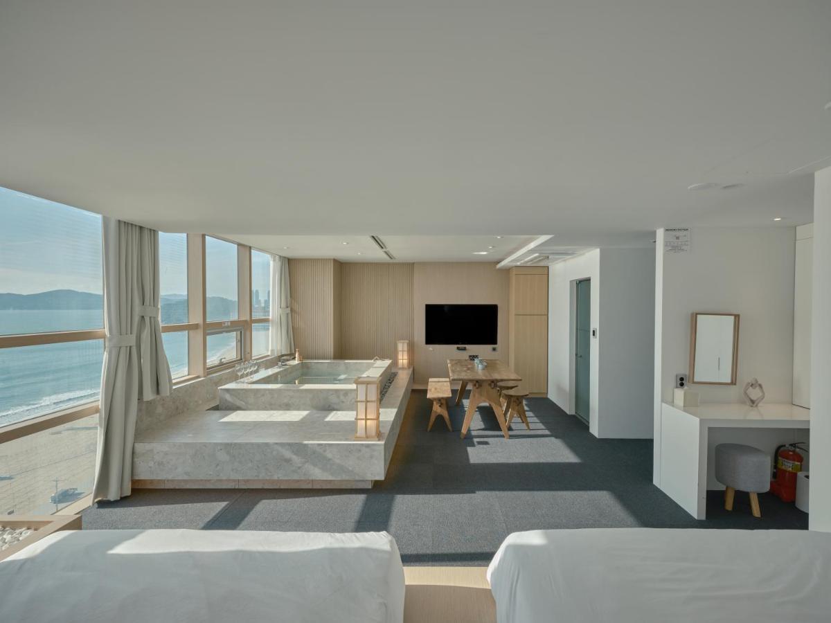Uh Suite The Haeundae Пусан Экстерьер фото
