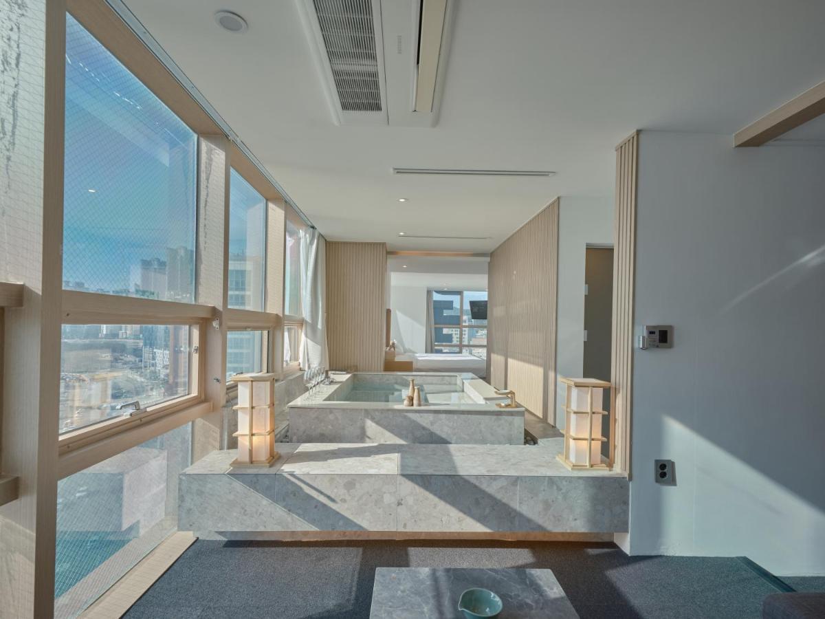 Uh Suite The Haeundae Пусан Экстерьер фото