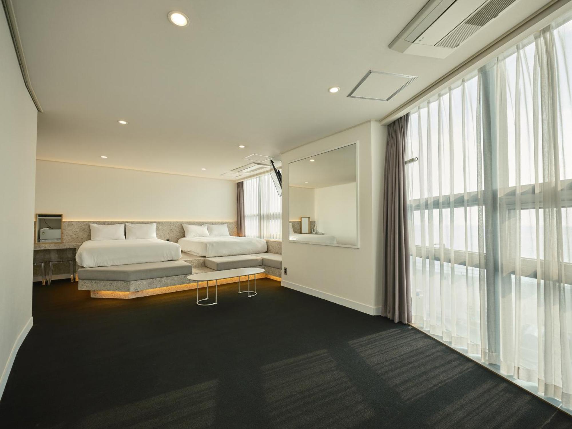 Uh Suite The Haeundae Пусан Экстерьер фото
