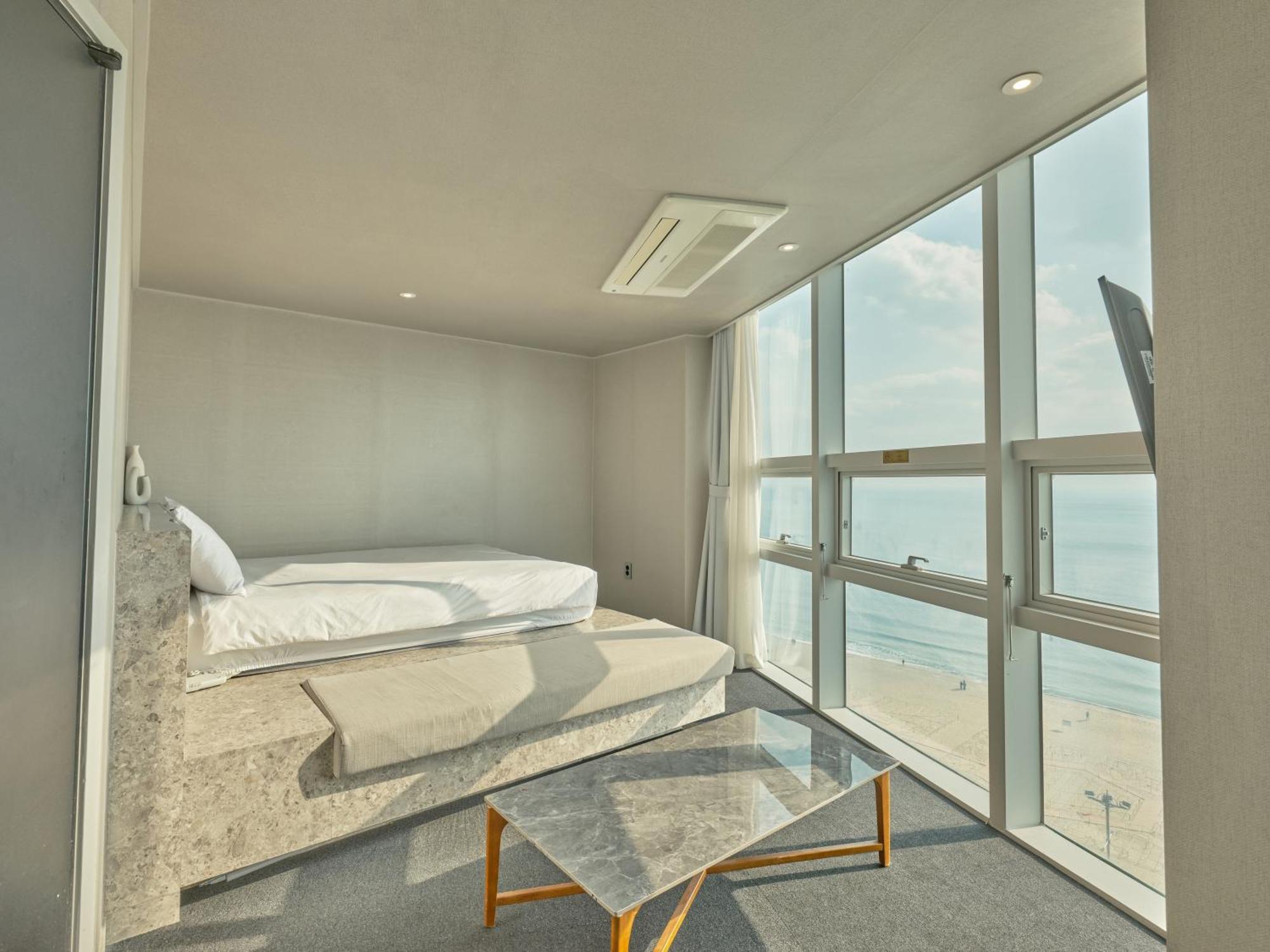 Uh Suite The Haeundae Пусан Экстерьер фото