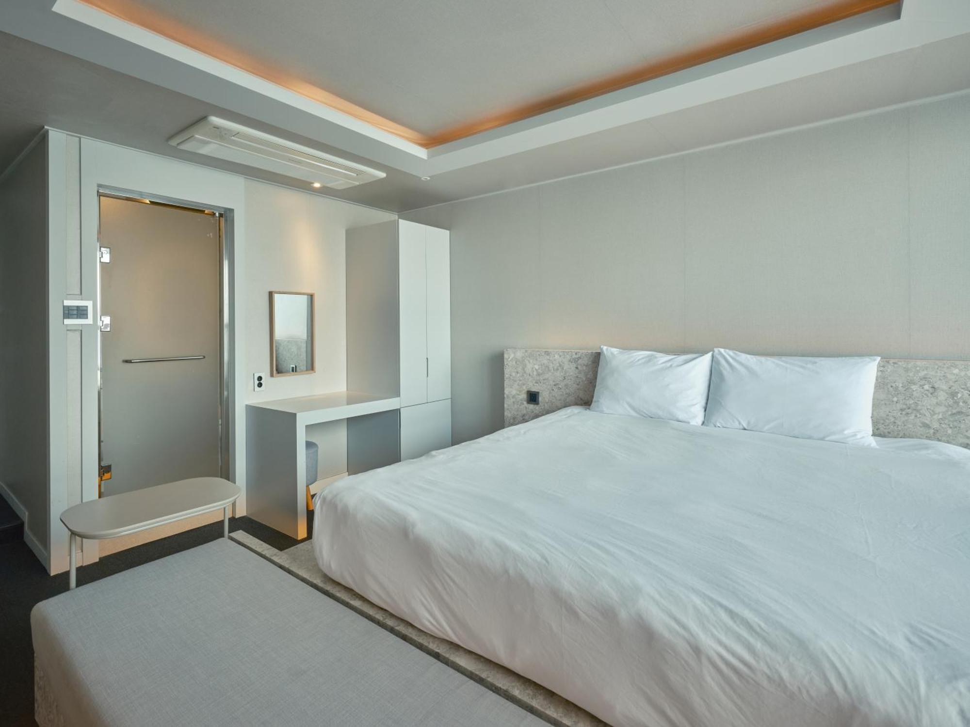 Uh Suite The Haeundae Пусан Экстерьер фото