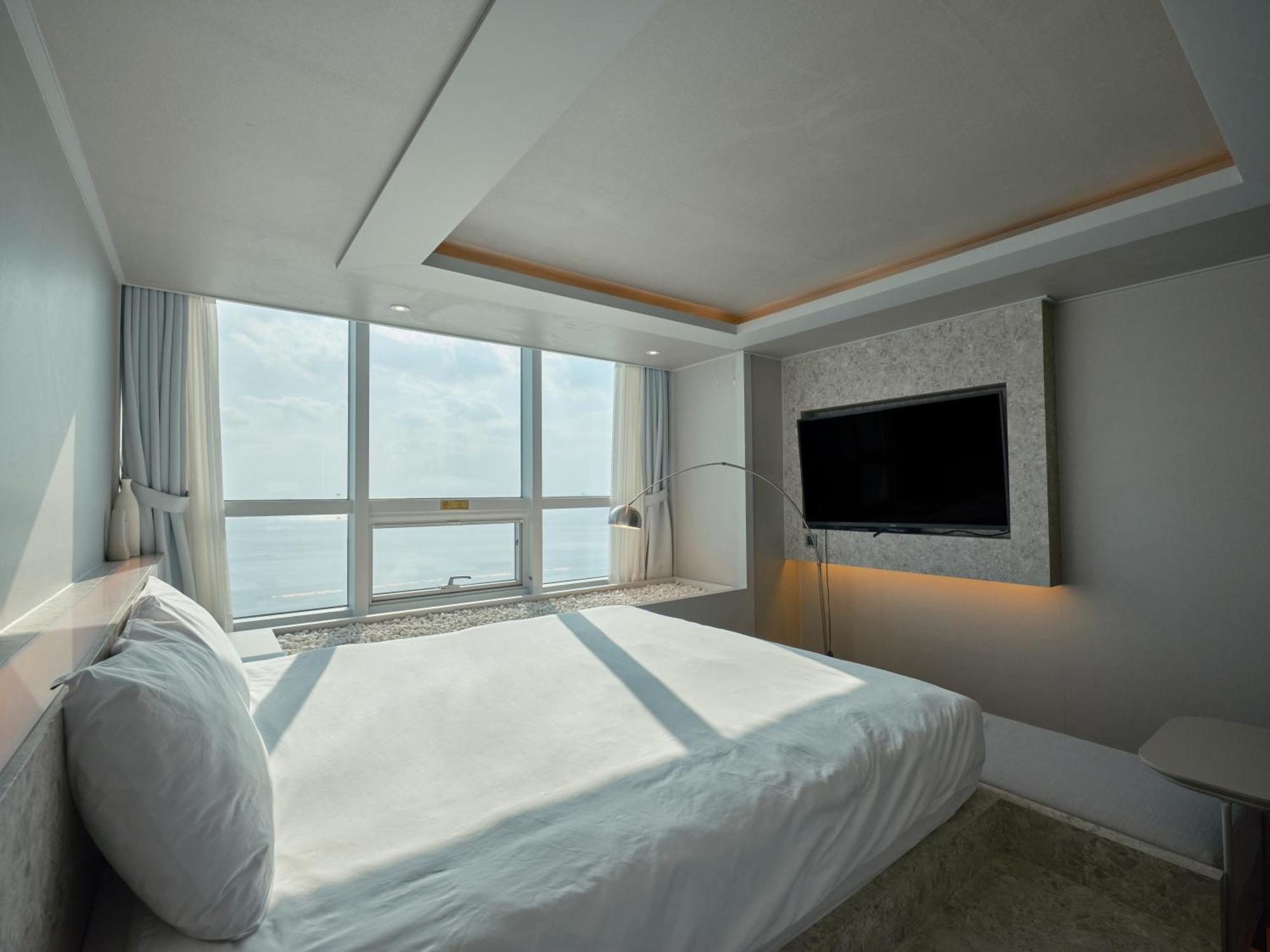 Uh Suite The Haeundae Пусан Экстерьер фото