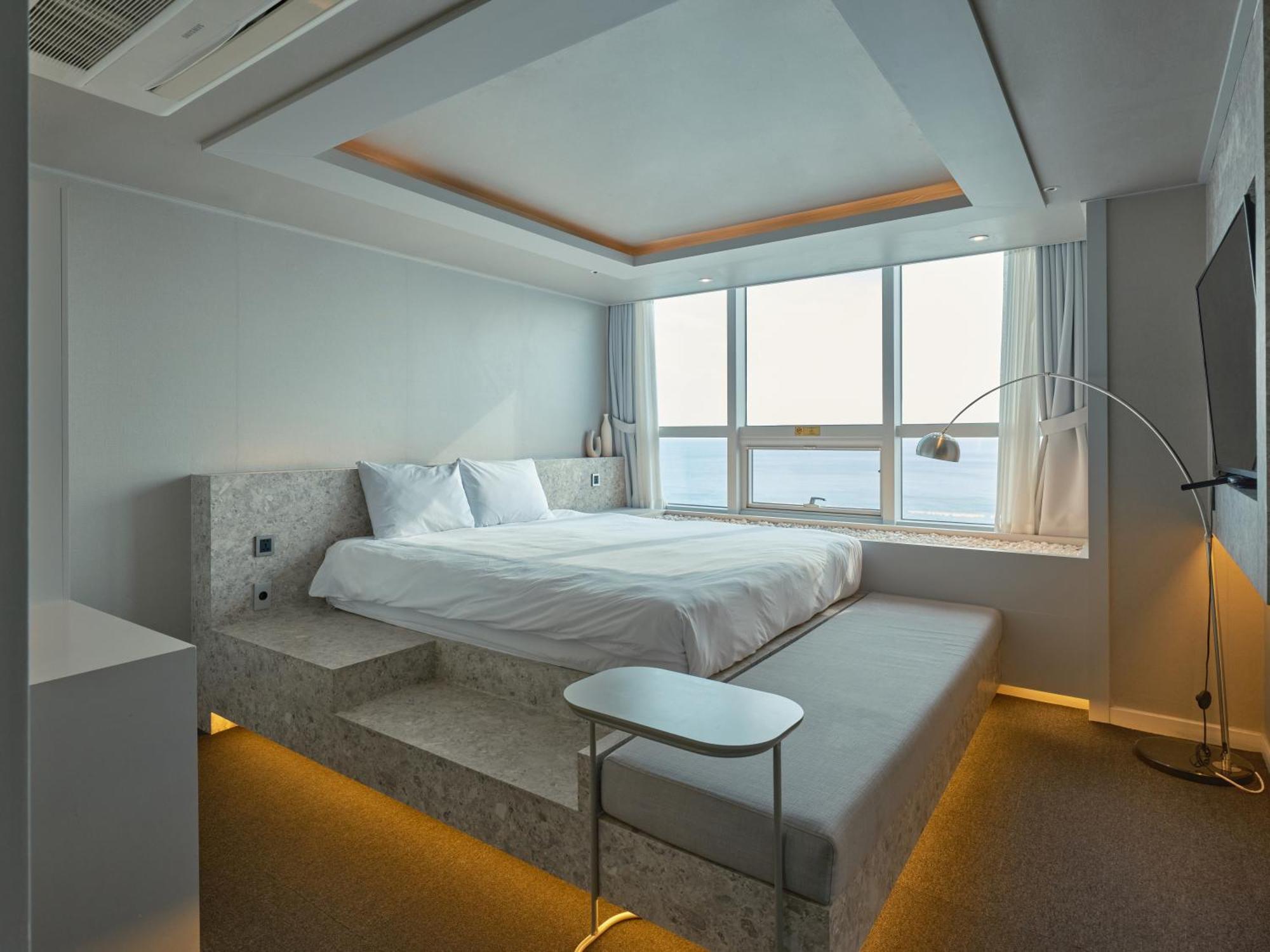 Uh Suite The Haeundae Пусан Экстерьер фото